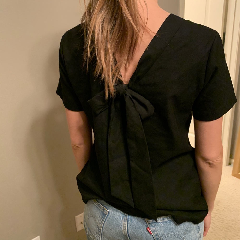 Bananas republic bow back top